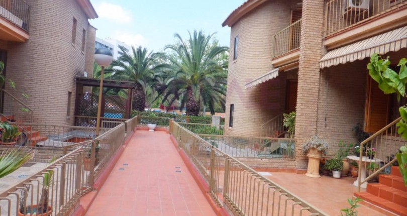 REIHENHAUS IN VALENCIA ZU VERKAUFEN