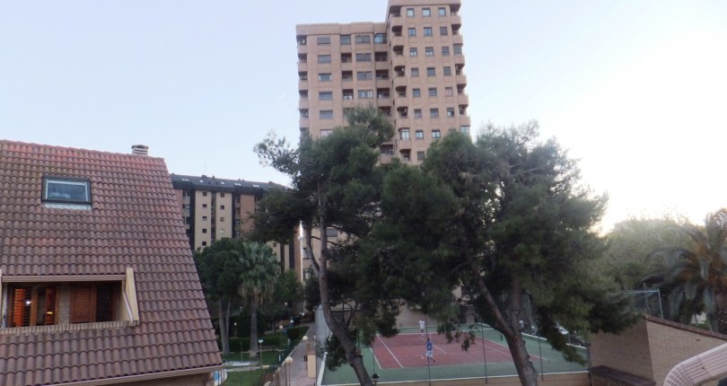 REIHENHAUS IN VALENCIA ZU VERKAUFEN