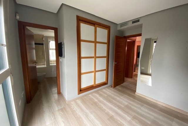 Wohnung zur Miete in Valencia. Luxusanlage.