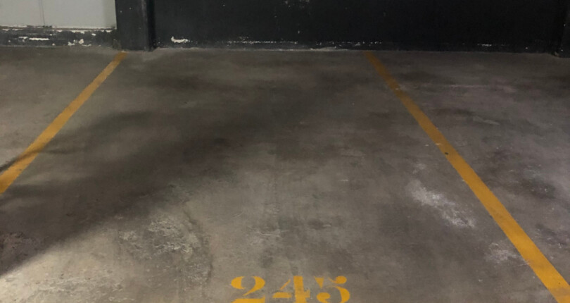 Wohnung zur Miete in Valencia, Wohnanlage mit Pool.