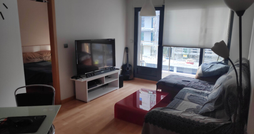 Wohnung zur Miete in Valencia, Wohnanlage mit Pool.