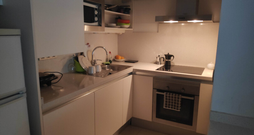 Wohnung zur Miete in Valencia, Wohnanlage mit Pool.