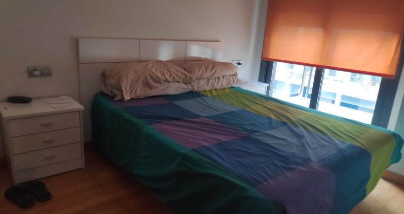 Wohnung zur Miete in Valencia, Wohnanlage mit Pool.