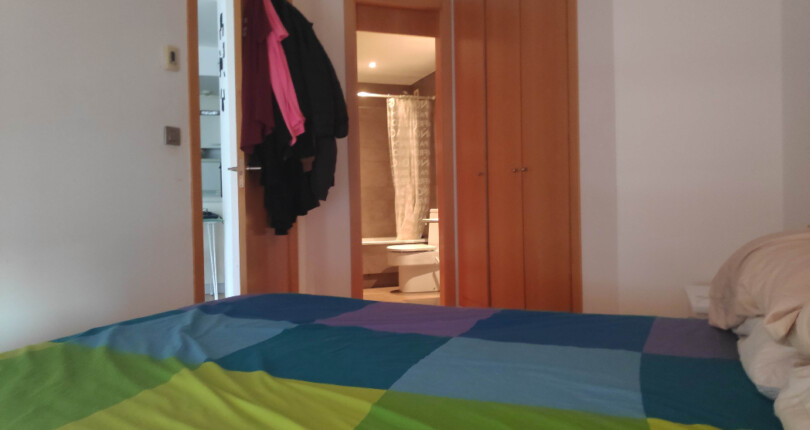 Wohnung zur Miete in Valencia, Wohnanlage mit Pool.