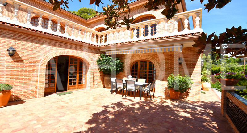Leben Sie im Mittelmeer-Stil! Haus mit Pool und Garten im Villenviertel Valencias, La Cañada