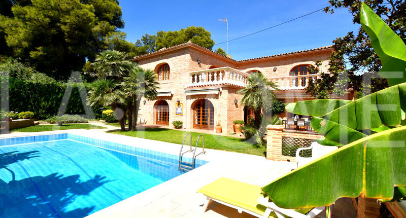 Leben Sie im Mittelmeer-Stil! Haus mit Pool und Garten im Villenviertel Valencias, La Cañada