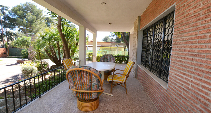 Schönes Haus mit weitläufigem Grund zum Kauf, Valencia – La Cañada