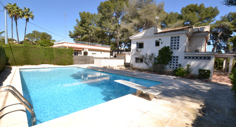 Schönes Haus mit weitläufigem Grund zum Kauf, Valencia – La Cañada