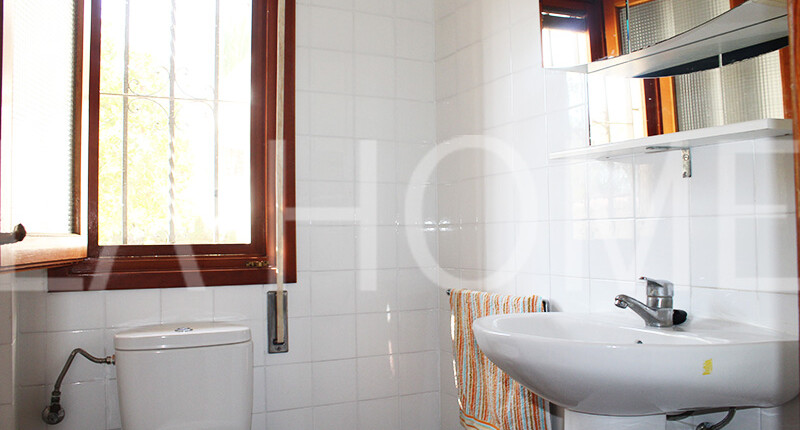 Großzügige Villa mit Pool zum Verkauf in La Eliana, Valencia