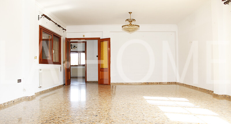 Großzügige Villa mit Pool zum Verkauf in La Eliana, Valencia