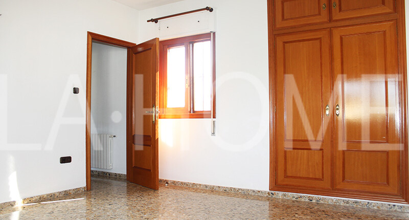 Großzügige Villa mit Pool zum Verkauf in La Eliana, Valencia