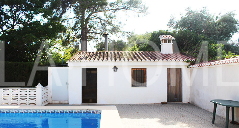 Großzügige Villa mit Pool zum Verkauf in La Eliana, Valencia