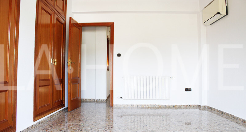 Großzügige Villa mit Pool zum Verkauf in La Eliana, Valencia