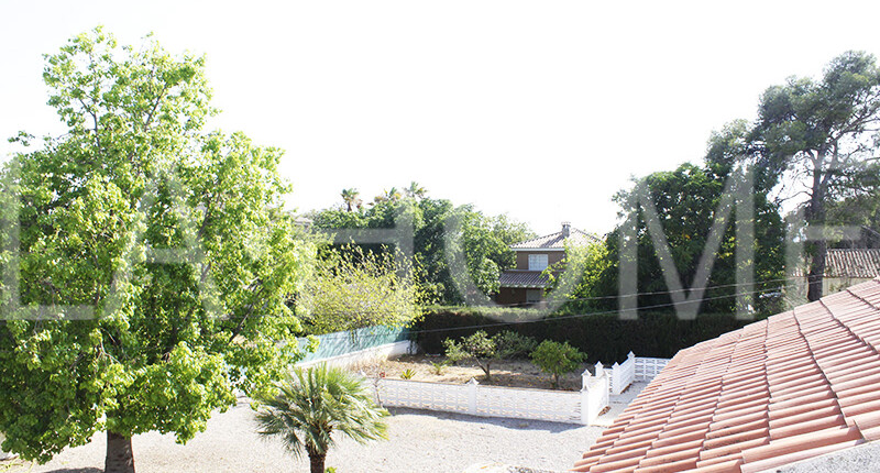 Großzügige Villa mit Pool zum Verkauf in La Eliana, Valencia