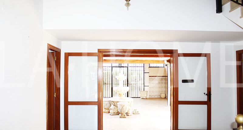 Großzügige Villa mit Pool zum Verkauf in La Eliana, Valencia