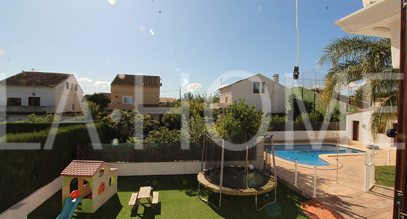 Familienhaus im Bungalow-Stil zum Verkauf, Valencia – La Canyada