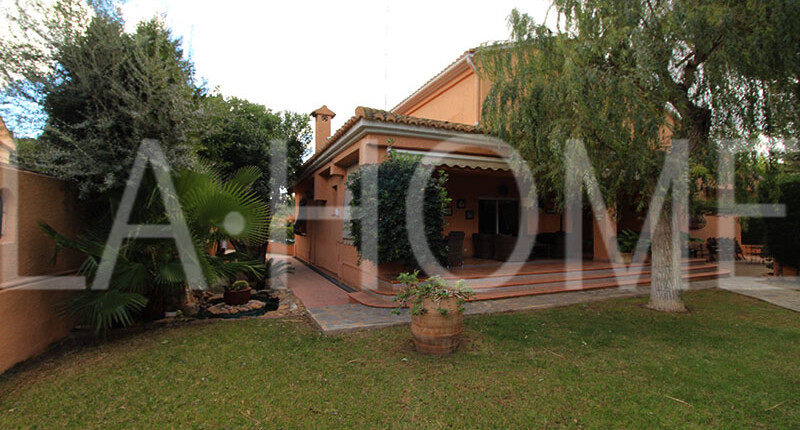 Einfamilienhaus zum Verkauf in Valencia – La Cañada