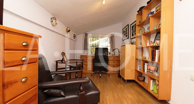Einfamilienhaus zum Verkauf in Valencia – La Cañada
