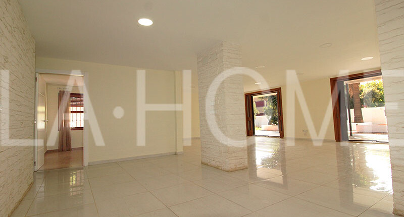 Fantastisches Haus im Bungalow-Stil mit großem Grund, Valencia – La Eliana