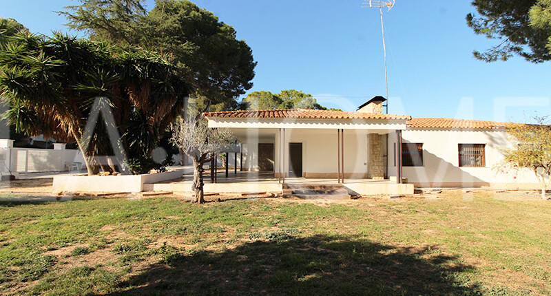 Fantastisches Haus im Bungalow-Stil mit großem Grund, Valencia – La Eliana