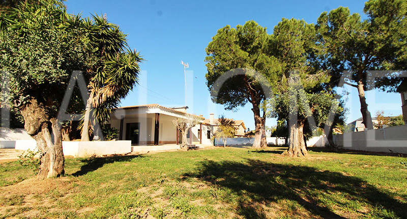 Fantastisches Haus im Bungalow-Stil mit großem Grund, Valencia – La Eliana