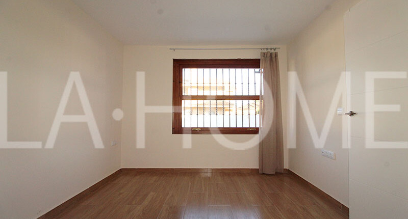 Fantastisches Haus im Bungalow-Stil mit großem Grund, Valencia – La Eliana