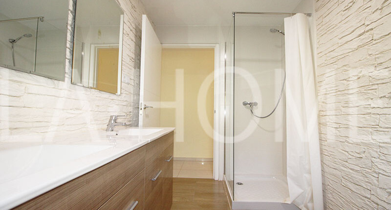 Fantastisches Haus im Bungalow-Stil mit großem Grund, Valencia – La Eliana