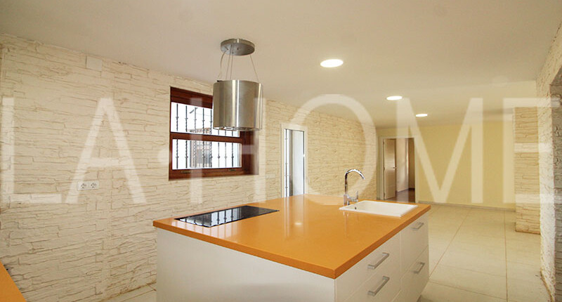 Fantastisches Haus im Bungalow-Stil mit großem Grund, Valencia – La Eliana