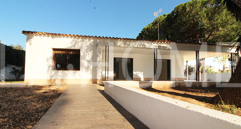 Fantastisches Haus im Bungalow-Stil mit großem Grund, Valencia – La Eliana
