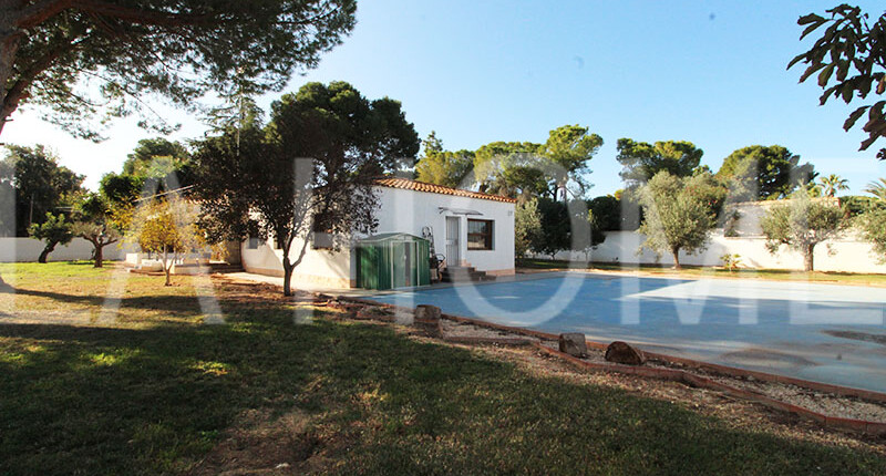 Fantastisches Haus im Bungalow-Stil mit großem Grund, Valencia – La Eliana