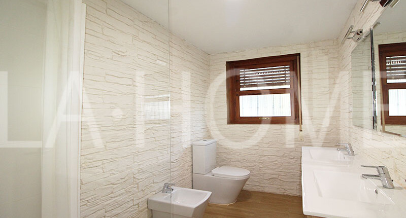 Fantastisches Haus im Bungalow-Stil mit großem Grund, Valencia – La Eliana