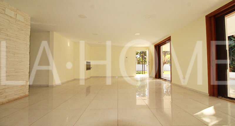 Fantastisches Haus im Bungalow-Stil mit großem Grund, Valencia – La Eliana