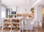 cocina con isla y luz