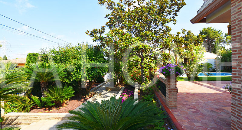 Leben Sie im Mittelmeer-Stil! Haus mit Pool und Garten im Villenviertel Valencias, La Cañada