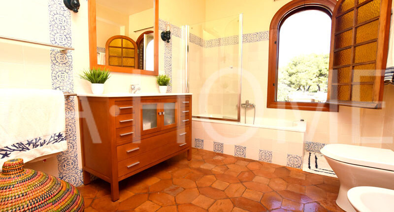 Leben Sie im Mittelmeer-Stil! Haus mit Pool und Garten im Villenviertel Valencias, La Cañada